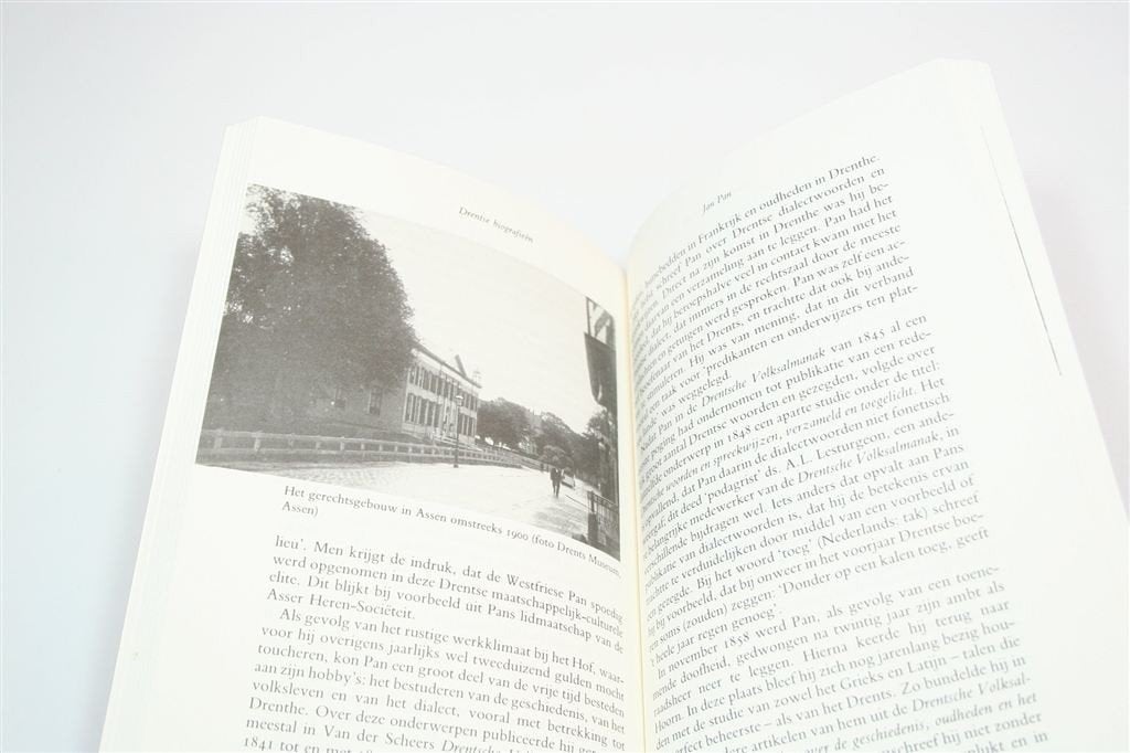 Drentse Biografieën — Bekende en Onbekende Drenten [Deel 2], Ophalen of Verzenden, Gelezen