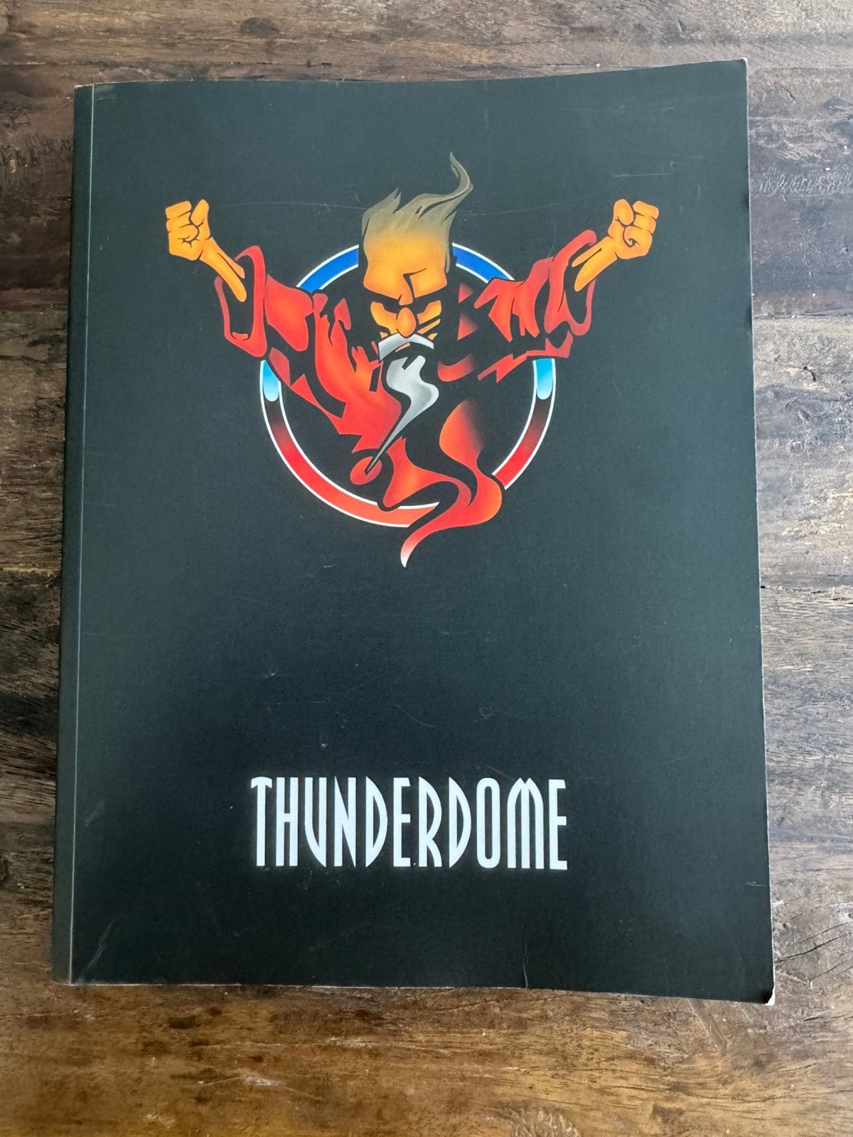 Thunderdome 25 jaar, Boeken, Muziek, Ophalen of Verzenden, Zo goed als nieuw, Artiest