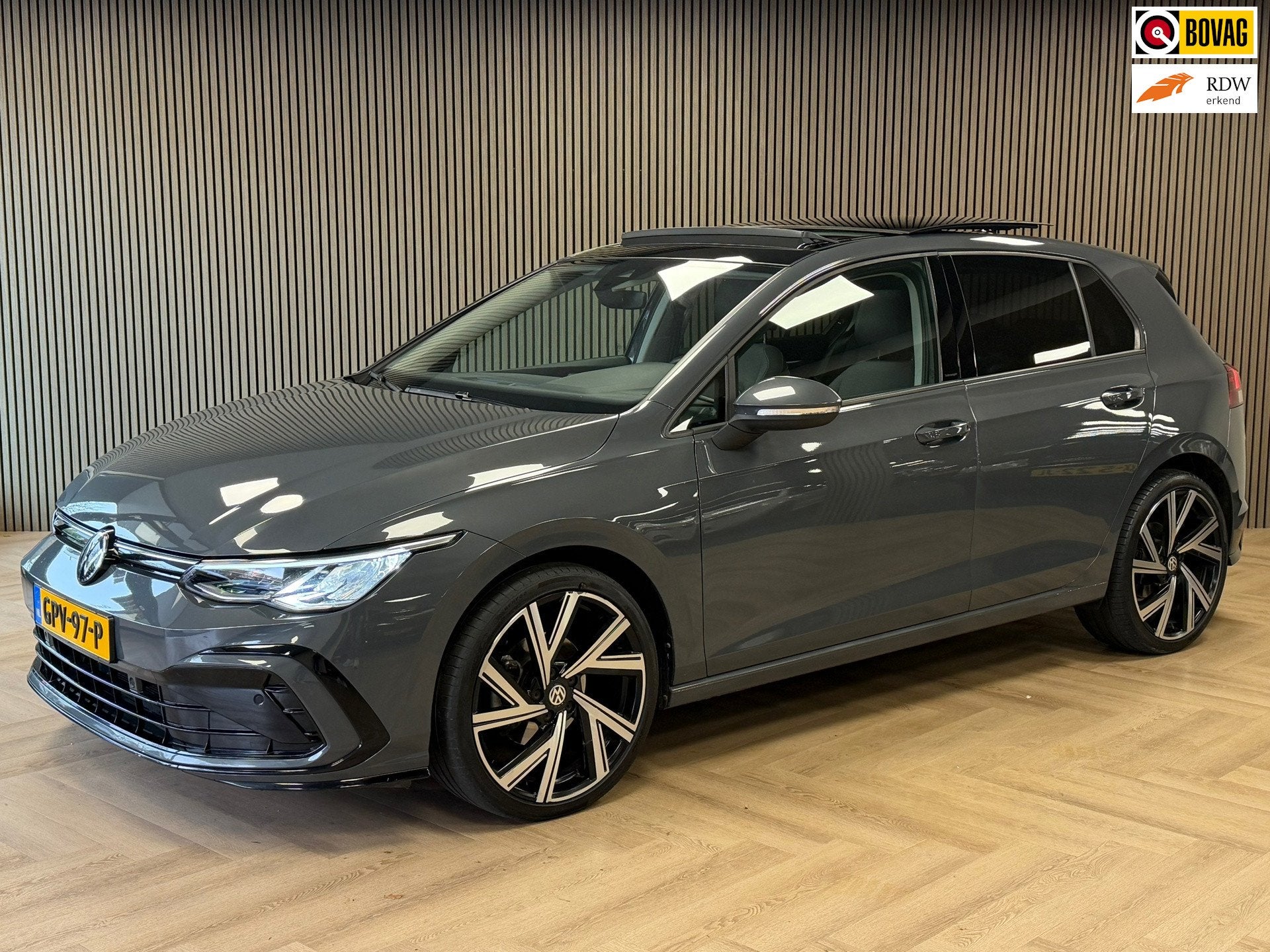 Volkswagen Golf 2.0 TDI R-Line Business AUT. PANO TREKHAAK A, 1349 kg, Gebruikt, Euro 6, 4 cilinders