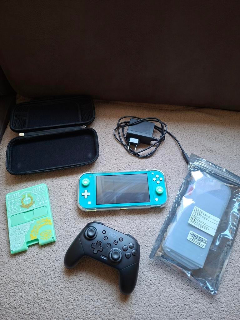 Nintendo Switch Lite + case + controller (goede staat), Spelcomputers en Games, Spelcomputers | Nintendo Switch, Zo goed als nieuw