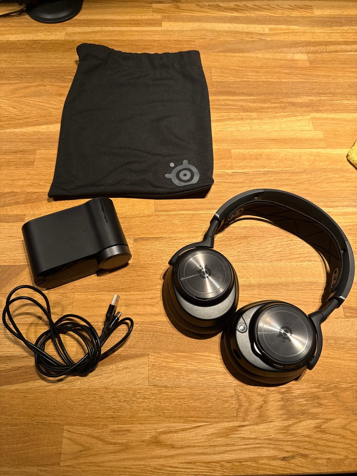 SteelSeries Arctis Nova Pro Wireless Gaming Headset, Gaming, Ophalen of Verzenden, Zo goed als nieuw, Steelseries
