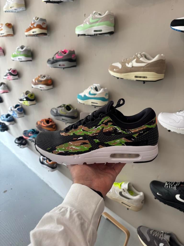 Nike Air Max 1 ID Atmos Tiger Camo - Maat 44,5 - Nieuw, D, Overige kleuren, Nieuw, Ophalen of Verzenden