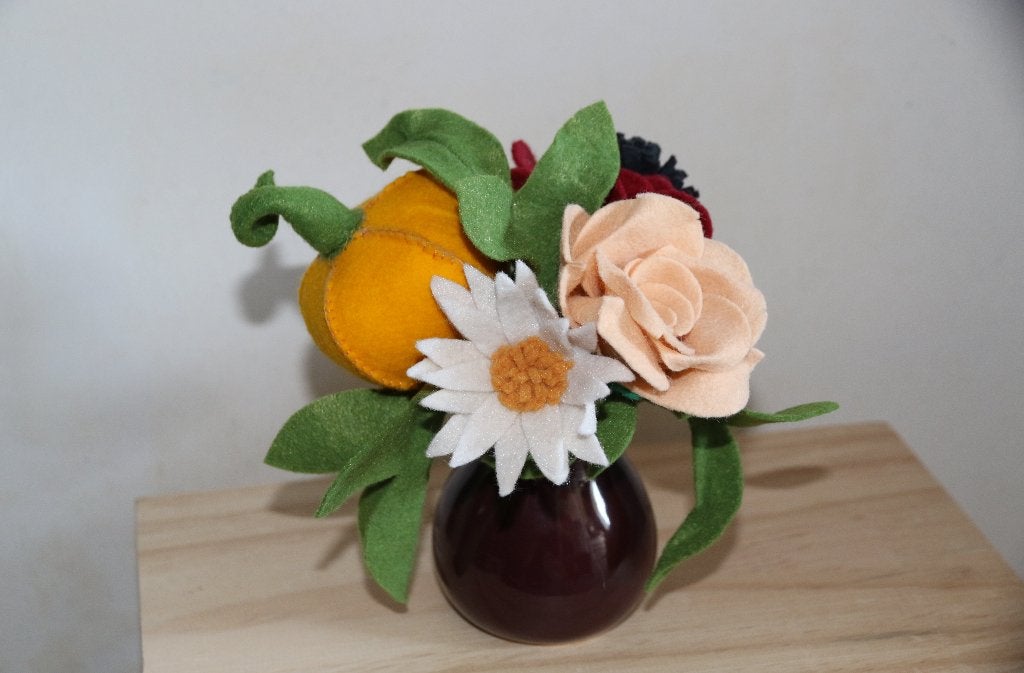 Bloemen van Vilt 02, Hobby en Vrije tijd, Ophalen of Verzenden, Nieuw, Los Vilt, Wolvilt
