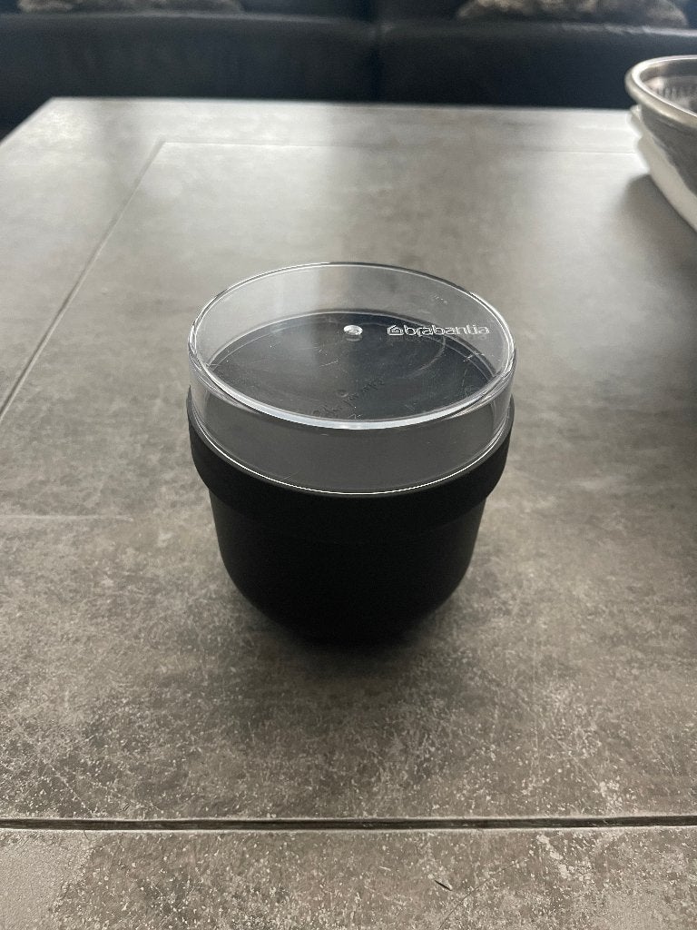 NIEUW Brabantia yoghurtbeker 0.5 liter, donkergrijs/zwart, Overige typen, Kunststof, Nieuw, Ophalen of Verzenden