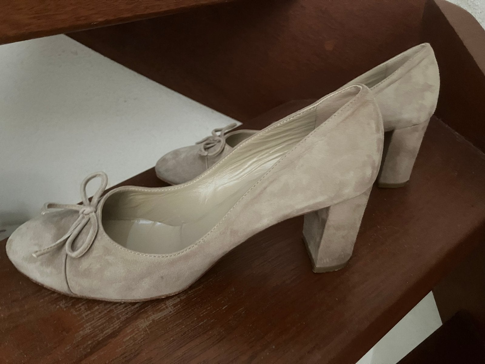 Pumps met stevige blokhak van Natan, Kleding | Dames, Schoenen, Pumps, Beige, Ophalen of Verzenden, Zo goed als nieuw