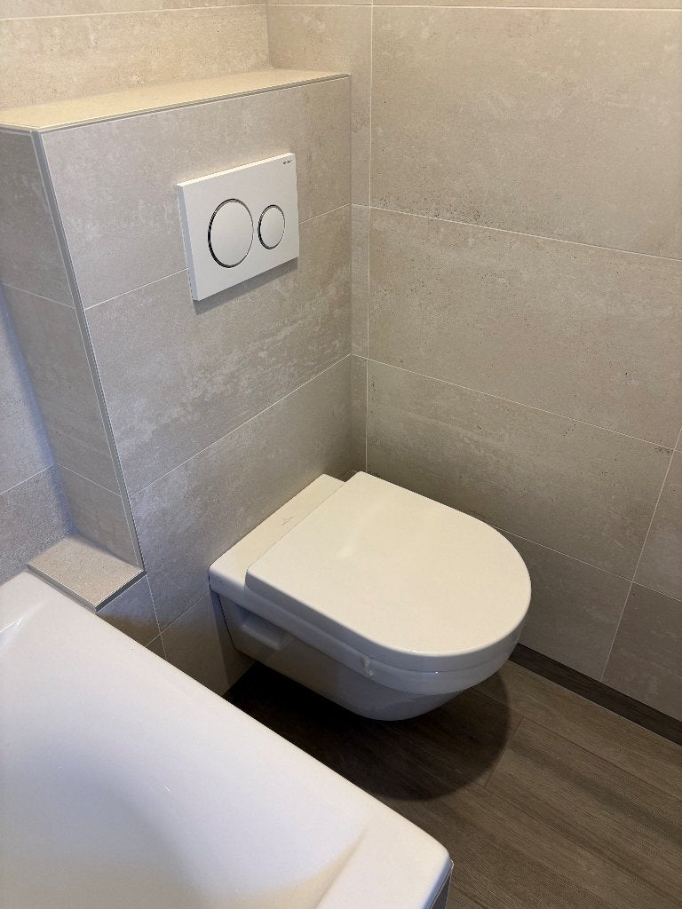 Villeroy & Boch hangtoilet met Geberit bedieningsplaat, Ophalen, Gebruikt, Toilet
