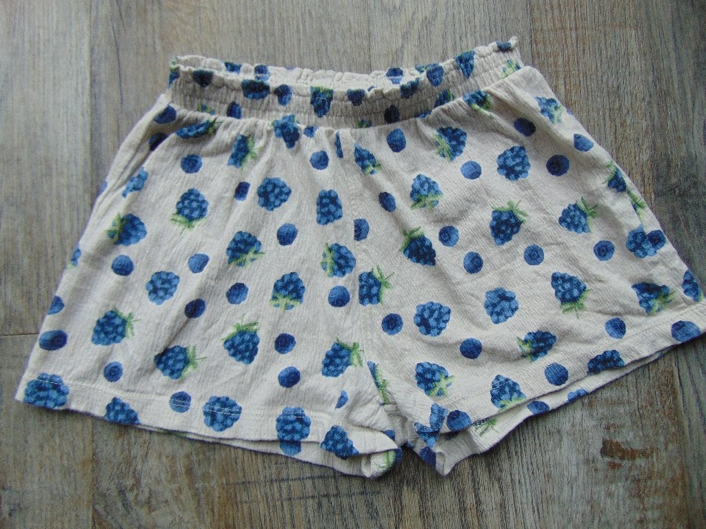 Hema korte broek ecru bessen + bramen maat 122 / 128 broekje, Broek, Meisje, Ophalen of Verzenden, Zo goed als nieuw