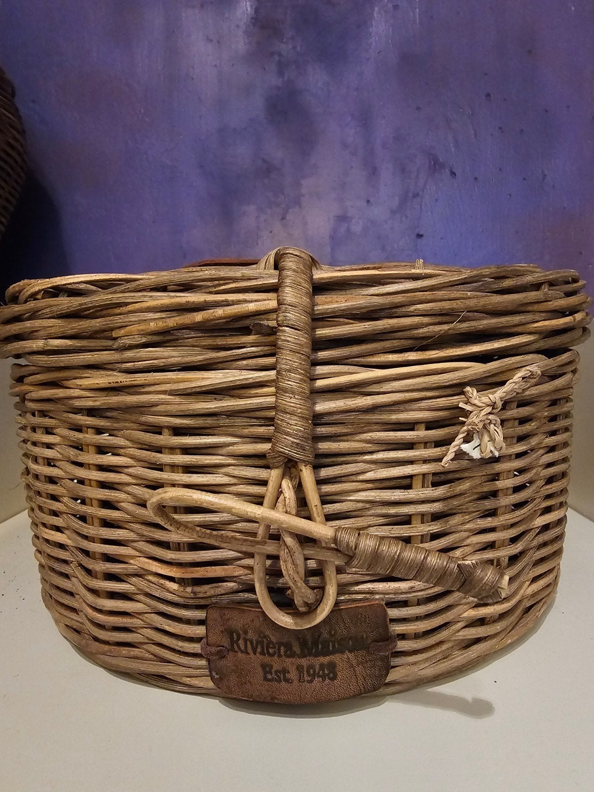 RIVIERA MAISON; MOOIE RATTAN RONDE OPBERGMAND € 15,-, Ophalen, Zo goed als nieuw, Rond, Riet