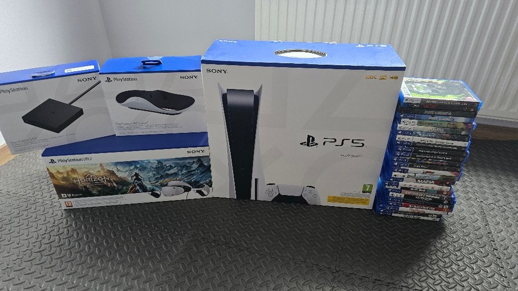 PlayStation 5 Bundel: PS5, PS VR2, Sense, PC Adapter & Games, Spelcomputers en Games, Ophalen, Zo goed als nieuw, Playstation 5