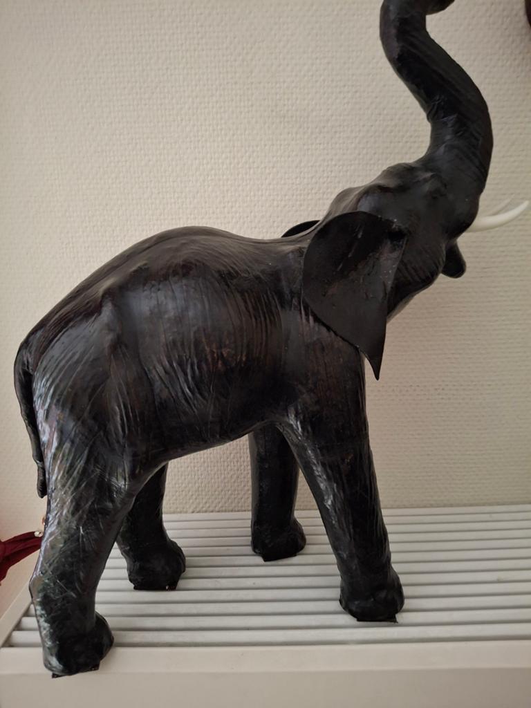 Olifant met leder bekleed., Ophalen of Verzenden