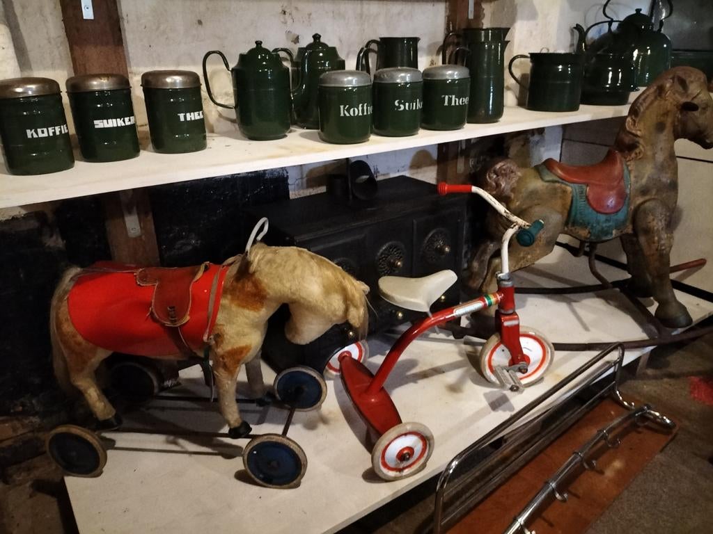 Snuffelschuurtje in grootmoederstijd spullen op afspraak, Ophalen