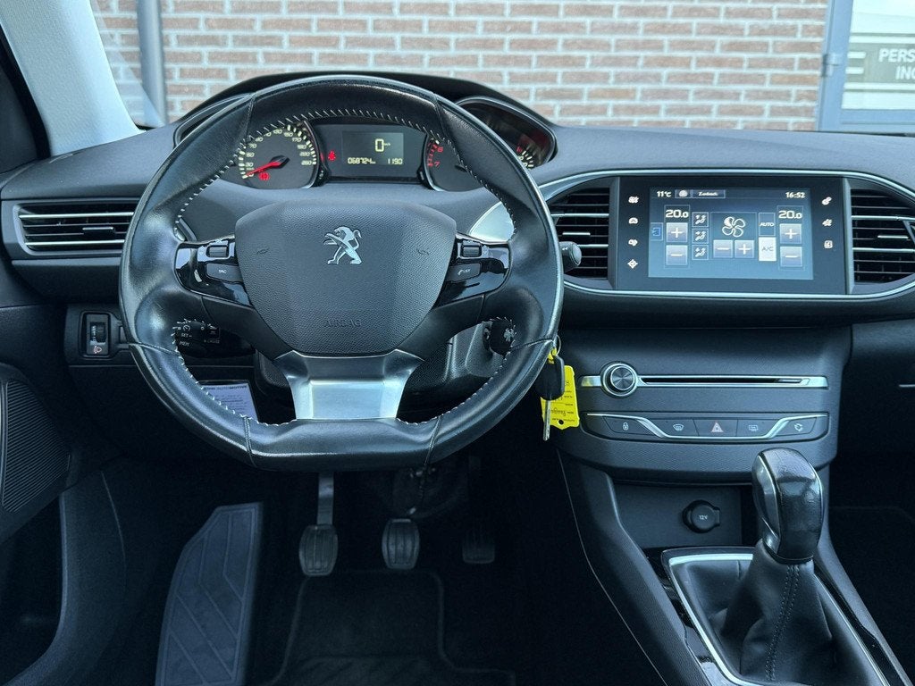 Peugeot 308 1.2 PureTech Style 2e Eigenaar|Navi|Pano|Clima|C, Auto's, Peugeot, Voorwielaandrijving, Stof, Gebruikt, 1199 cc