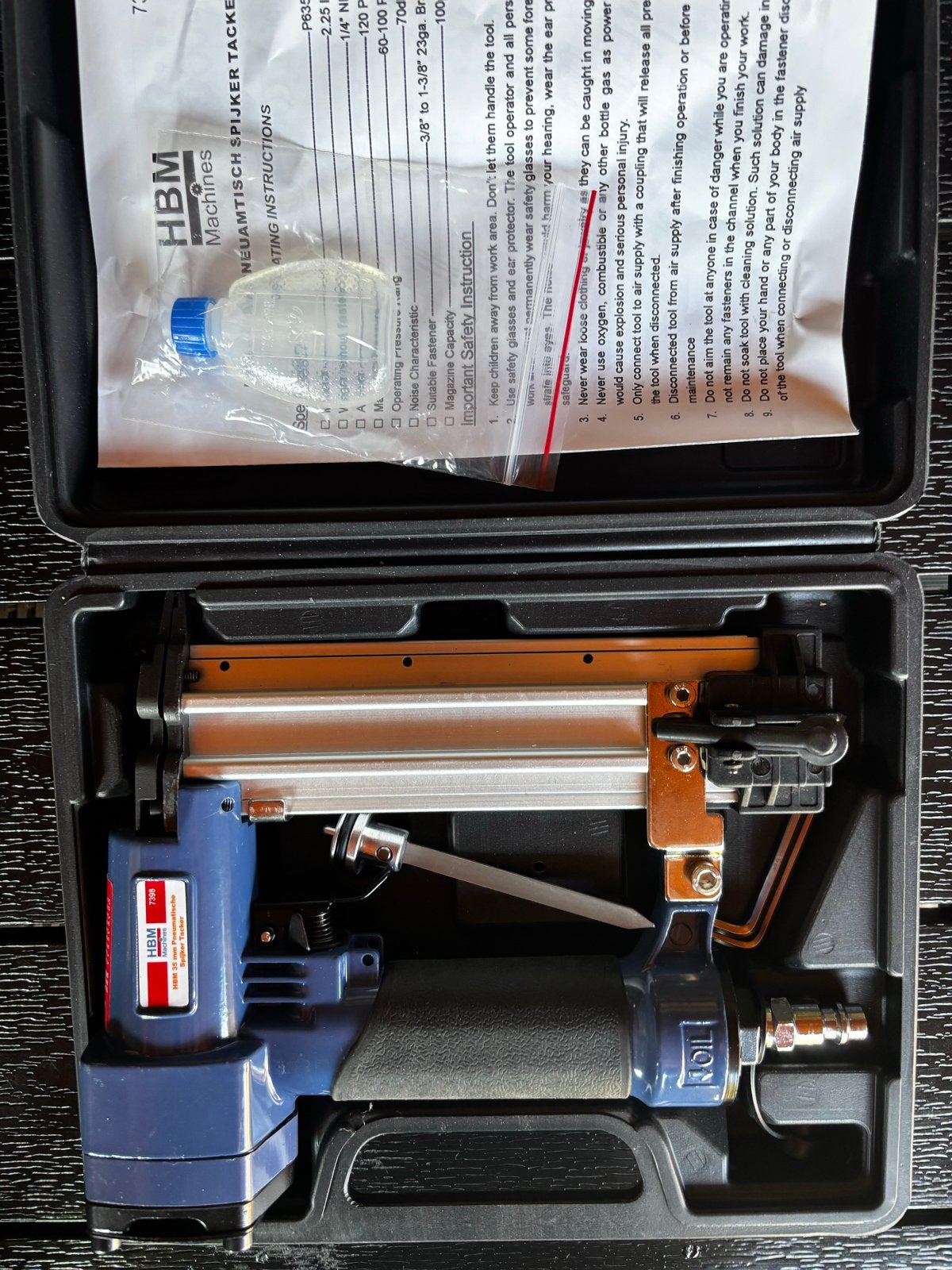 HBM Machines Spijkertacker, Doe-het-zelf en Verbouw, Gereedschap | Handgereedschap, Verzenden, Zo goed als nieuw, Tacker/nietmachine