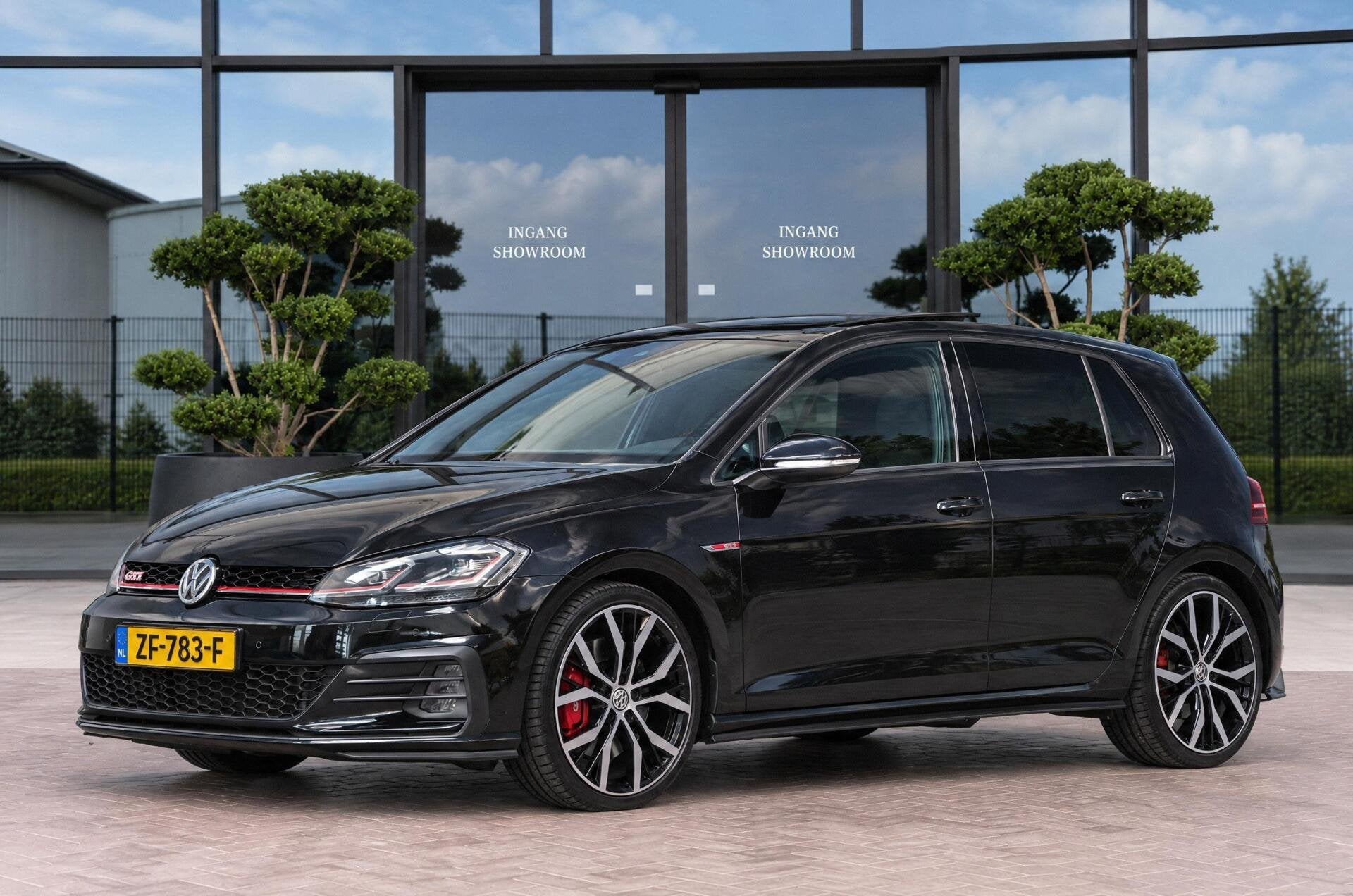 Volkswagen Golf 2.0 TSI GTI Performance PANO | ACC | CARPLAY, Auto's, Dealer onderhouden, Gebruikt, Euro 6, 4 cilinders