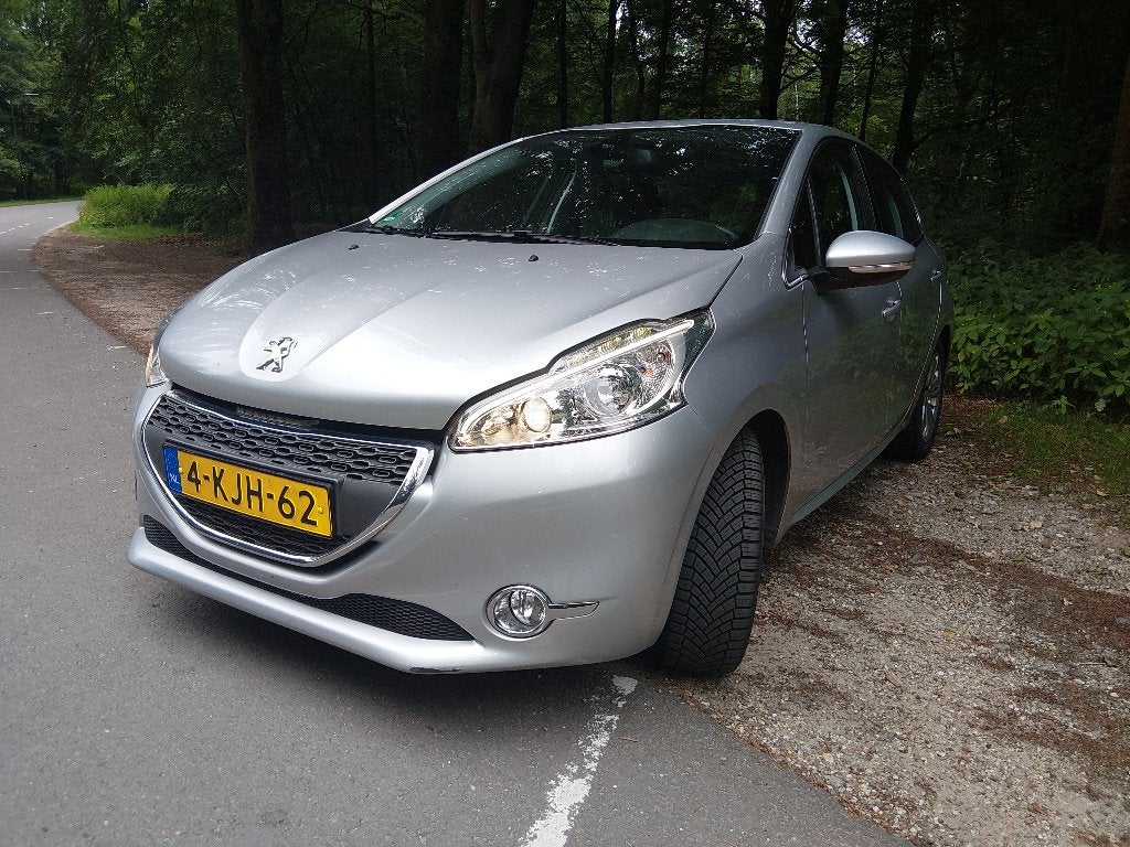 Peugeot 208 1.6 VTi 120PK AUT 5D 2013 Grijs, Auto's, Dealer onderhouden, 15 km/l, 1125 kg, Particulier
