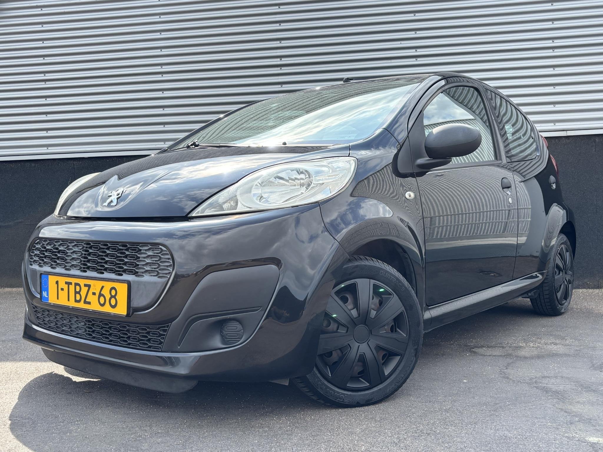 Peugeot 107 1.0 Access Accent Airco, 5-deurs, Nederlandse au, Auto's, Voorwielaandrijving, Stof, Gebruikt, Zwart