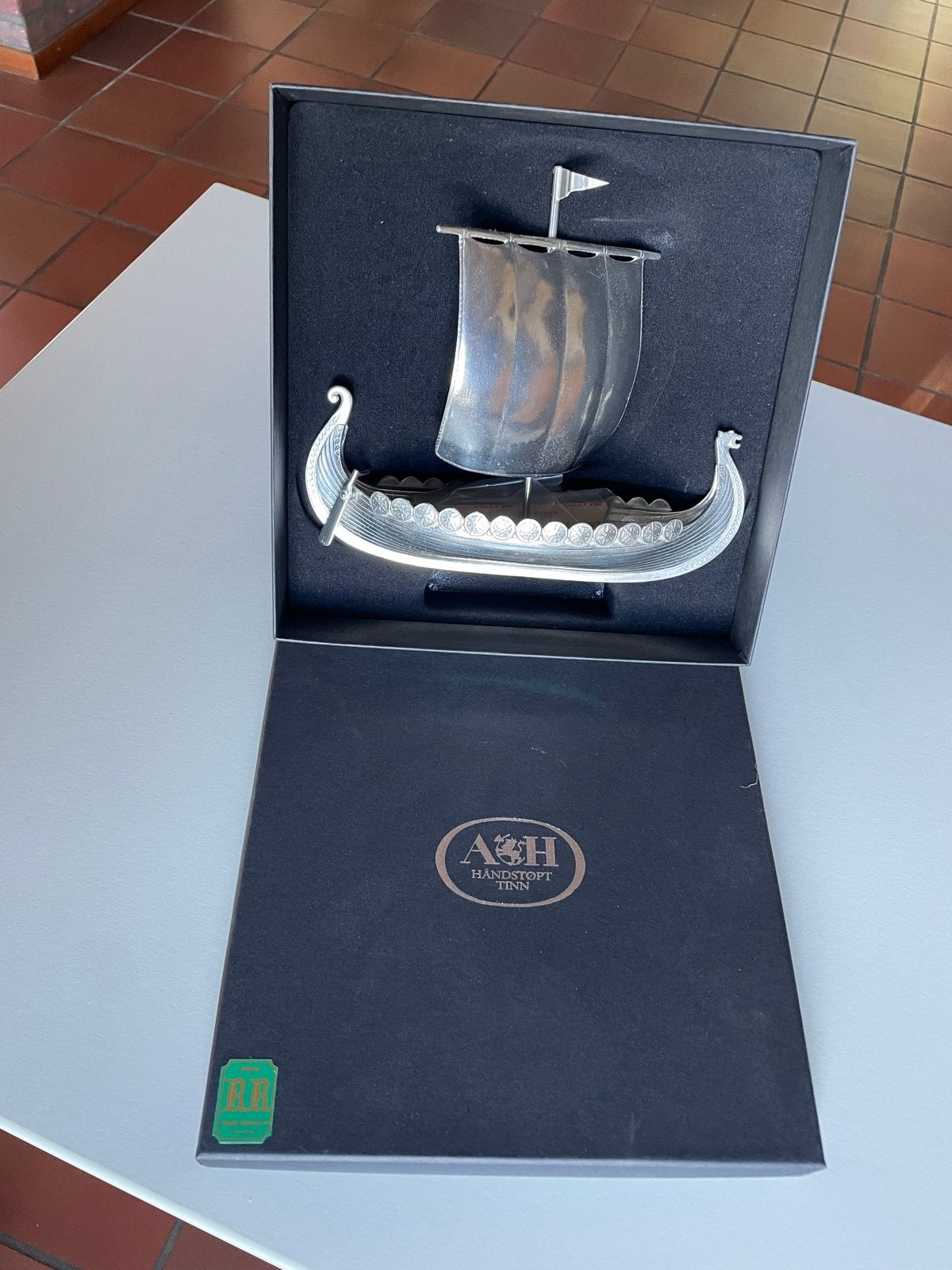 A&H Handstopt tinnen Vikingschip Decoratie, Ophalen