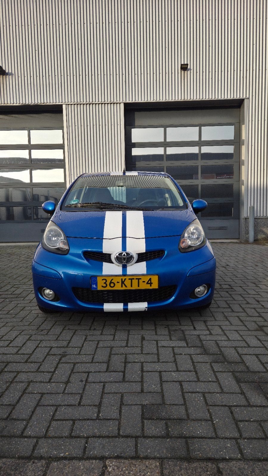 Toyota Aygo 5DRS Nieuwe APK en kleine beurt 2010 Blauw, Auto's, Toyota, Voorwielaandrijving, Metallic lak, 68 pk, Origineel Nederlands