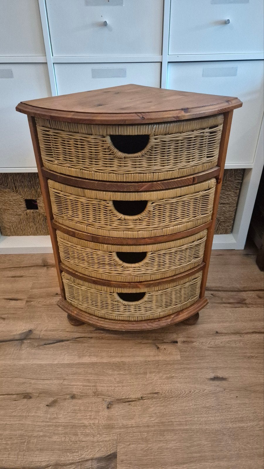 Hoekkastje met 4 mandjes, Huis en Inrichting, Ophalen, Minder dan 50 cm, Gebruikt, 3 of 4 laden