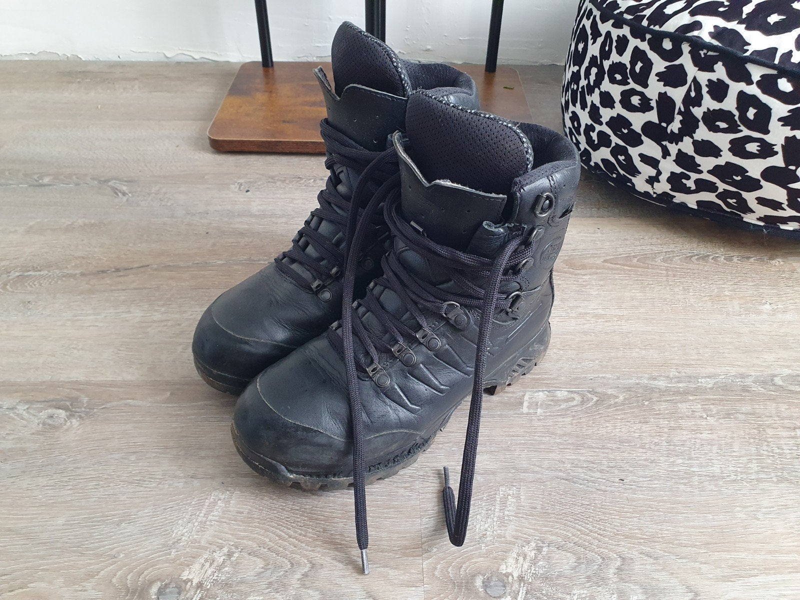 Meindls maat 39, Meindl, Zwart, Ophalen of Verzenden, Sneakers of Gympen