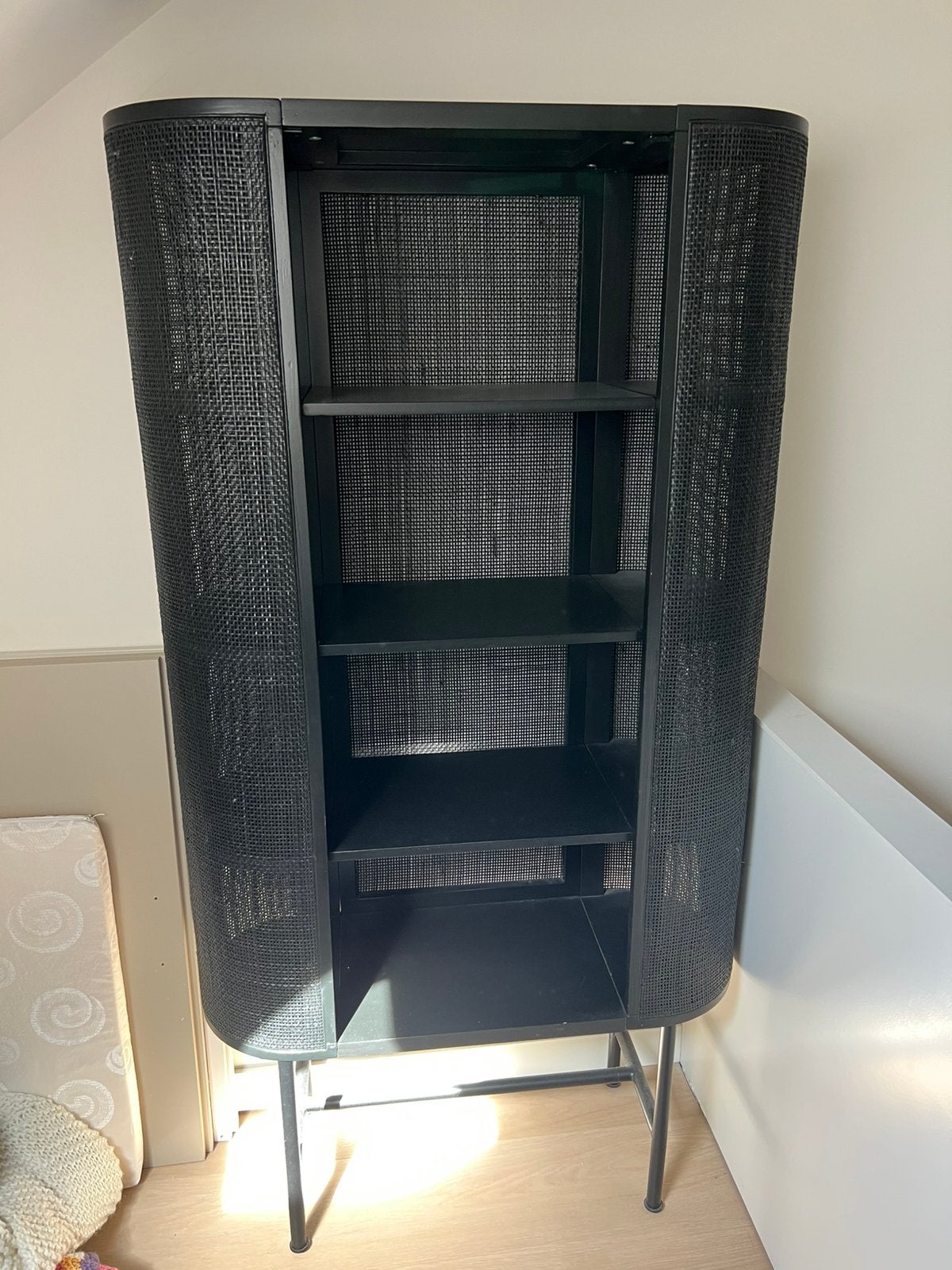 Kast webbing zwart perfecte staat, Huis en Inrichting, Kasten | Vitrinekasten, Ophalen, 50 tot 100 cm, Zo goed als nieuw, Minder dan 100 cm
