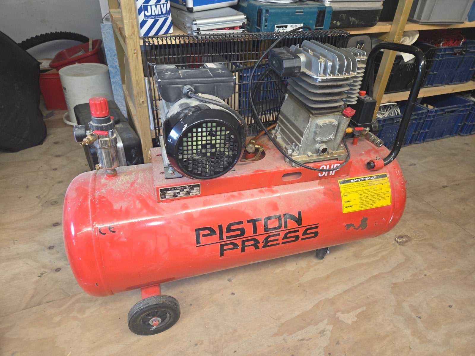 Piston Press Compressor - Gebruikt, Doe-het-zelf en Verbouw, Compressors, Gebruikt, 6 tot 10 bar, Ophalen of Verzenden, 25 tot 100 liter