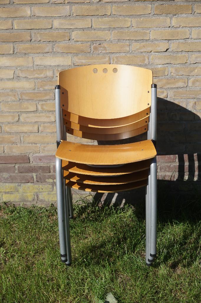 Houten stoelen kantinestoelen vergaderstoelen, Ophalen, Gebruikt, Bruin, Vijf, Zes of meer stoelen