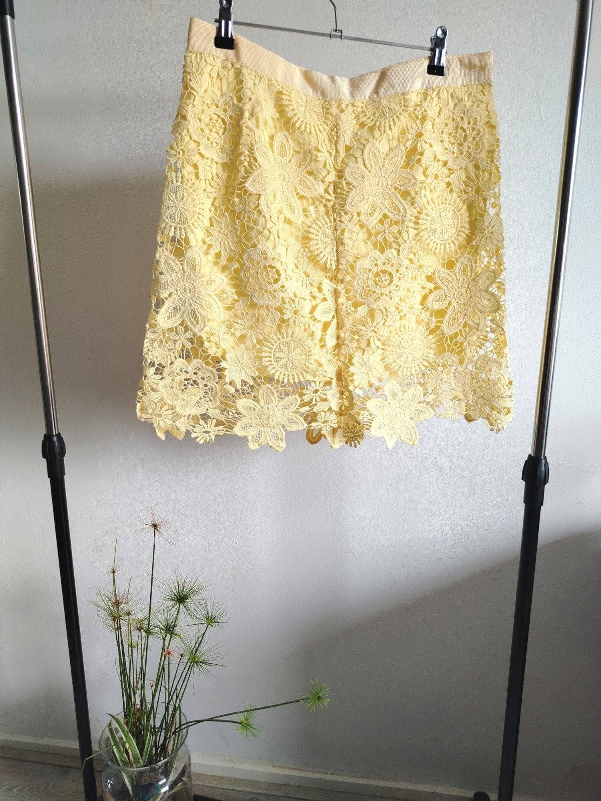 Kort sexy kanten rokje maat 36-38, Kleding | Dames, Ophalen of Verzenden