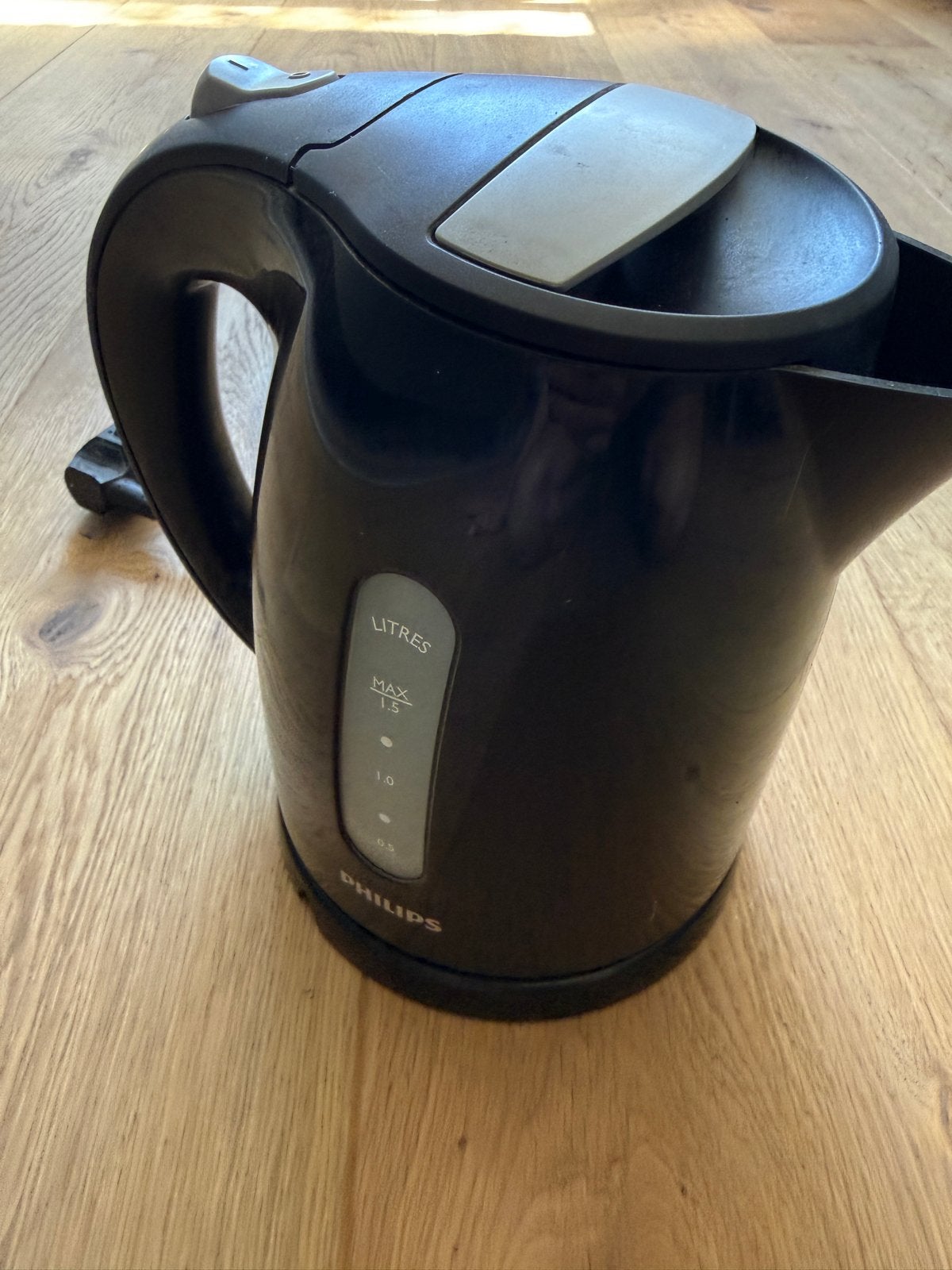 Philips waterkoker - Zwart - 1.5 liter, 1 tot 2 liter, Ophalen, Gebruikt, Draadloos