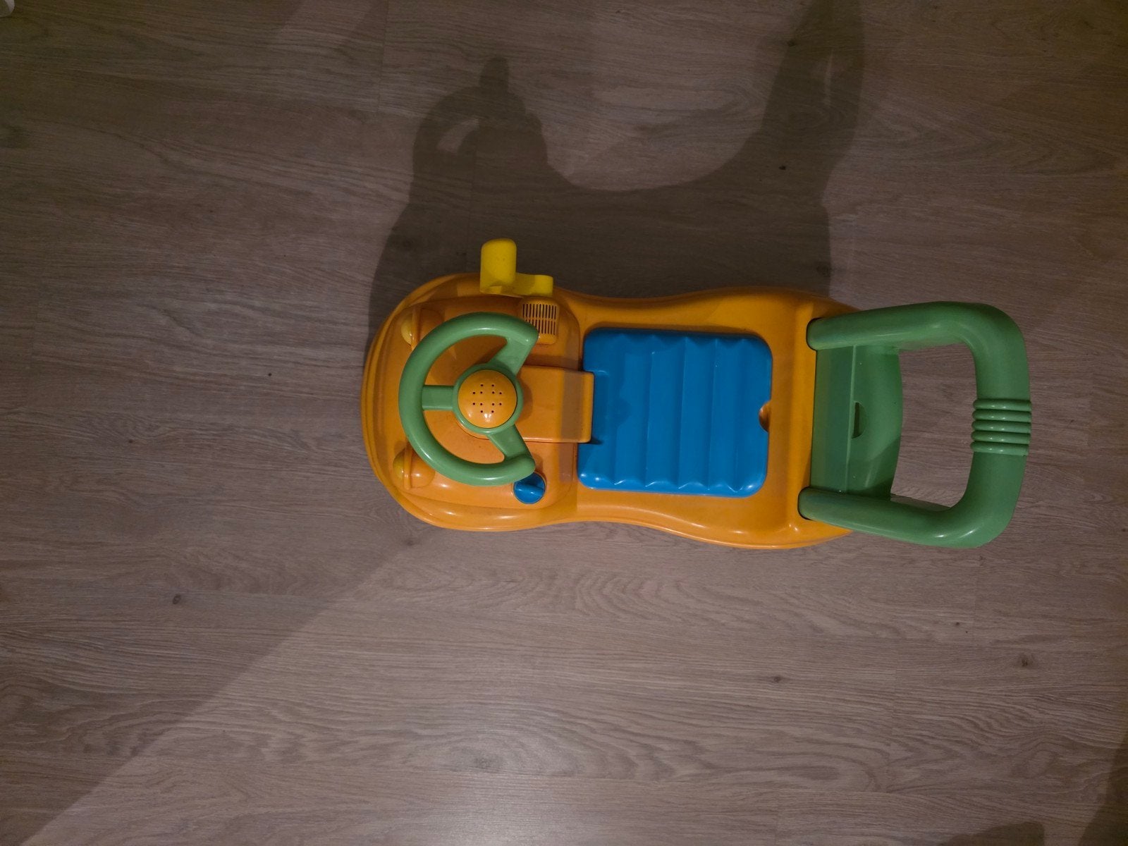 Chicco Loopauto - Oranje met Groen en Blauw, Ophalen of Verzenden, Gebruikt, Loopvoertuig