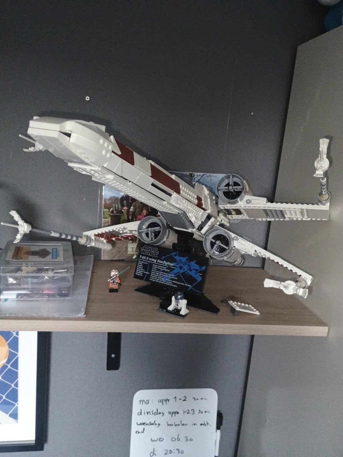 Foto 3 van LEGO Star Wars T-65 X-Wing Starfighter met doos en boekje