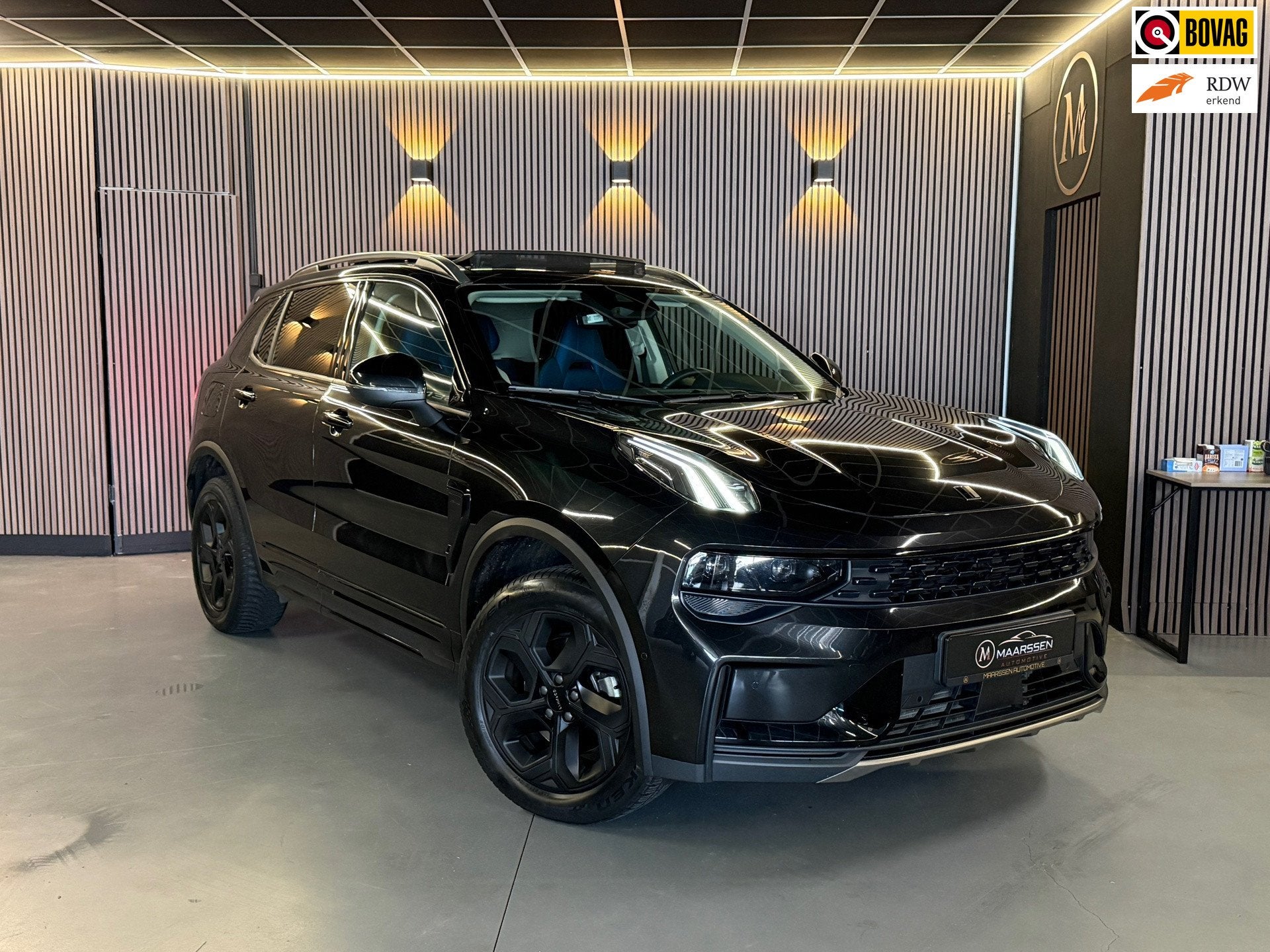 Lynk & Co 01 1.5| Pano|Stoelverwarming|Keyless|black Edtion|, Auto's, Stof, Zwart, Zwart, Plug-in hybride