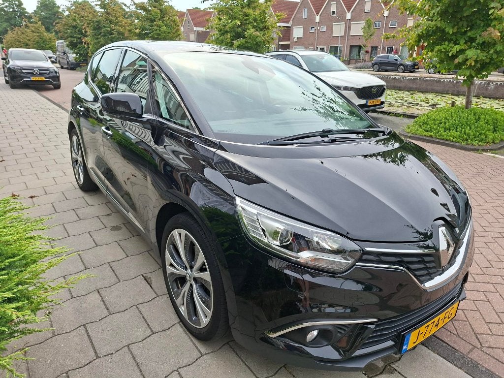 Renault Scénic 130pk / nieuwe APK / Trekhaak / Veel opties, Auto's, Voorwielaandrijving, Zwart, 4 cilinders, 1850 kg
