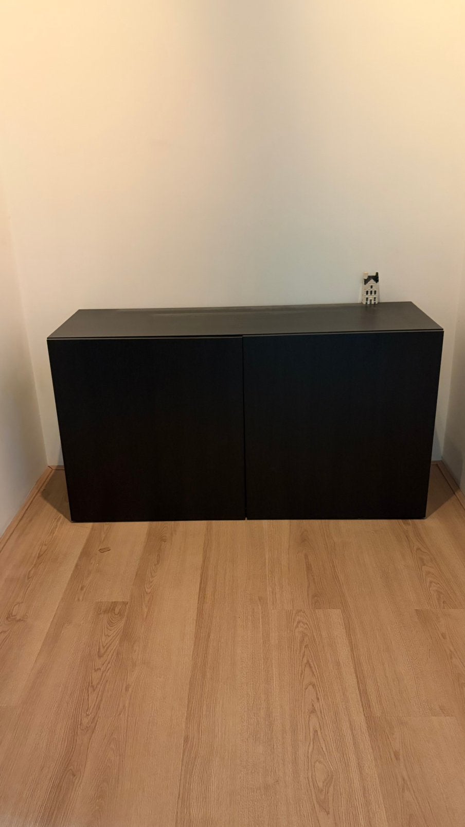 IKEA BESTÅ kast zwartbruin – 120x42x64 cm – push-open, Ophalen, Zo goed als nieuw, 25 tot 50 cm, 100 tot 150 cm
