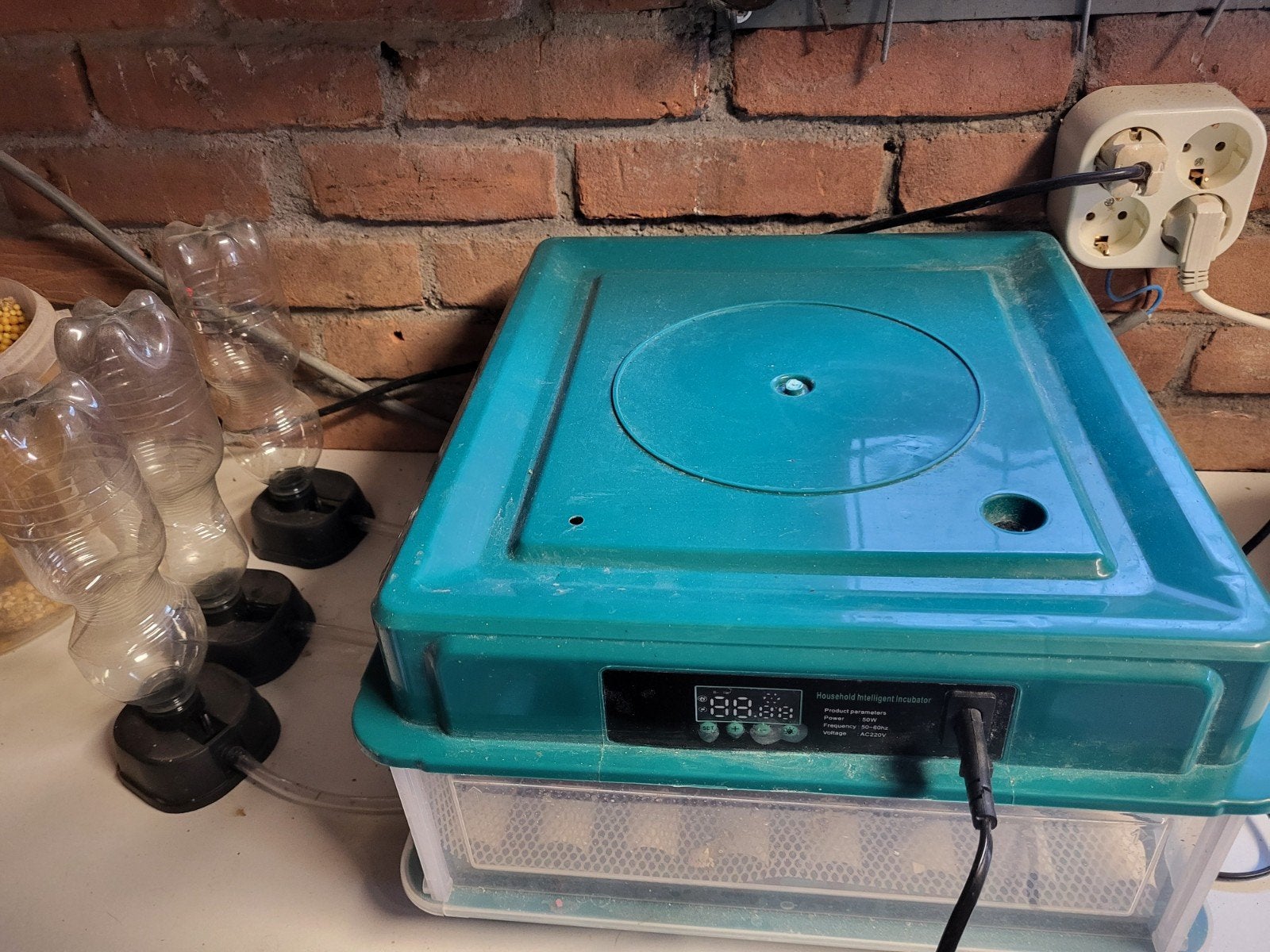 Goede broedmachine, Dieren en Toebehoren, Pluimvee | Toebehoren, Ophalen of Verzenden, Gebruikt, Broedmachine
