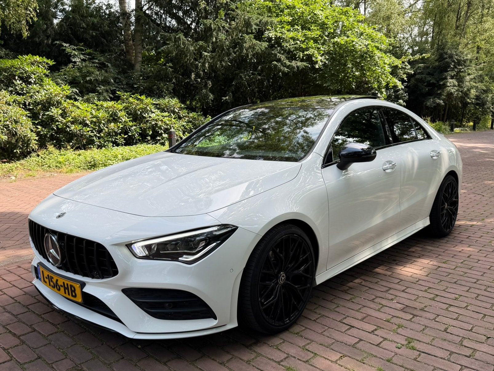 Mercedes Benz CLA 200 AMG | NAP | Pano | Memory | NL Auto |, Auto's, Mercedes-Benz, CLA, Zwart, 4 cilinders, 715 kg