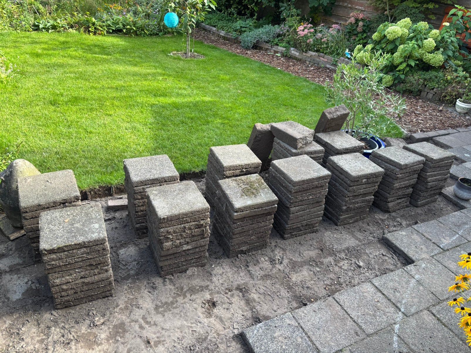 Gratis: Stoeptegels 30x30 cm, Ophalen, Zo goed als nieuw, Overige materialen