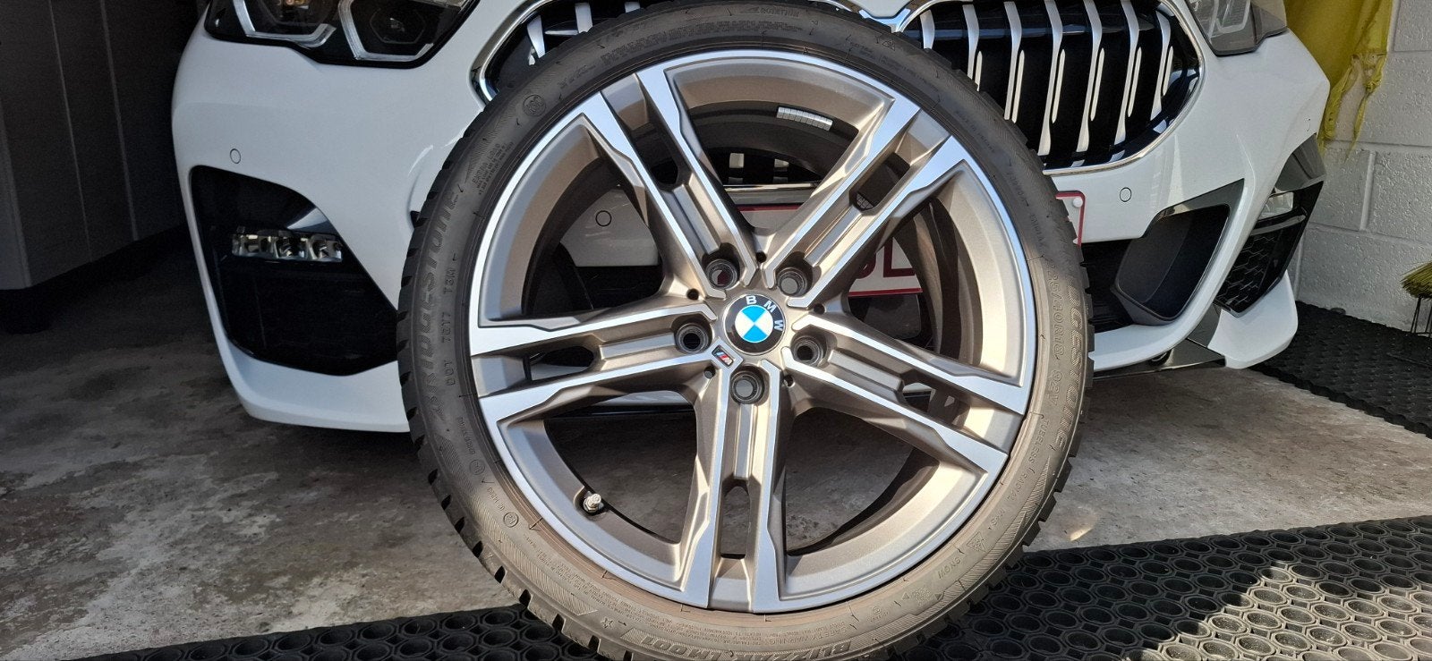 Originele BMW M dubbelspaak 556M 18-inch winterwielset, Auto-onderdelen, Ophalen, 18 inch, Banden en Velgen, Winterbanden