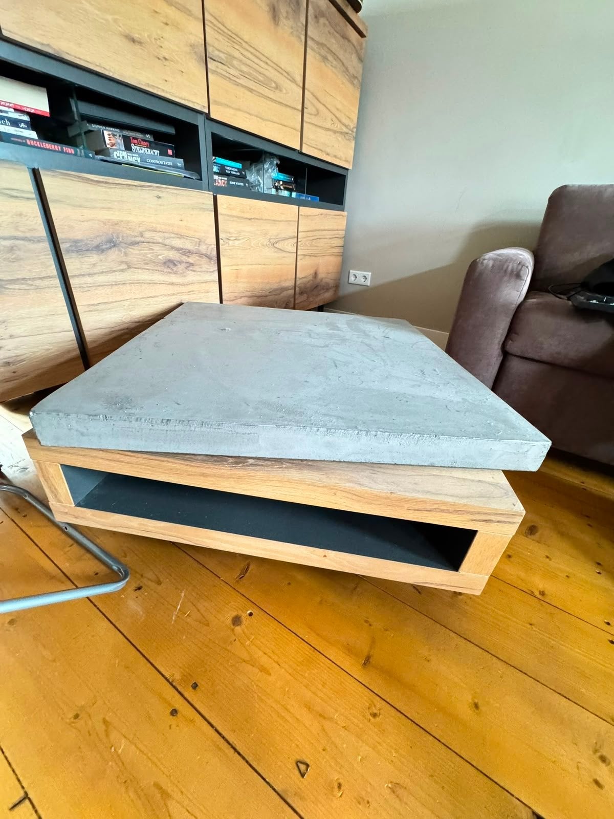 Salontafel 80x80 cm met bewegend betonlook blad, Huis en Inrichting, Tafels | Salontafels, Ophalen, Overige materialen, Vierkant