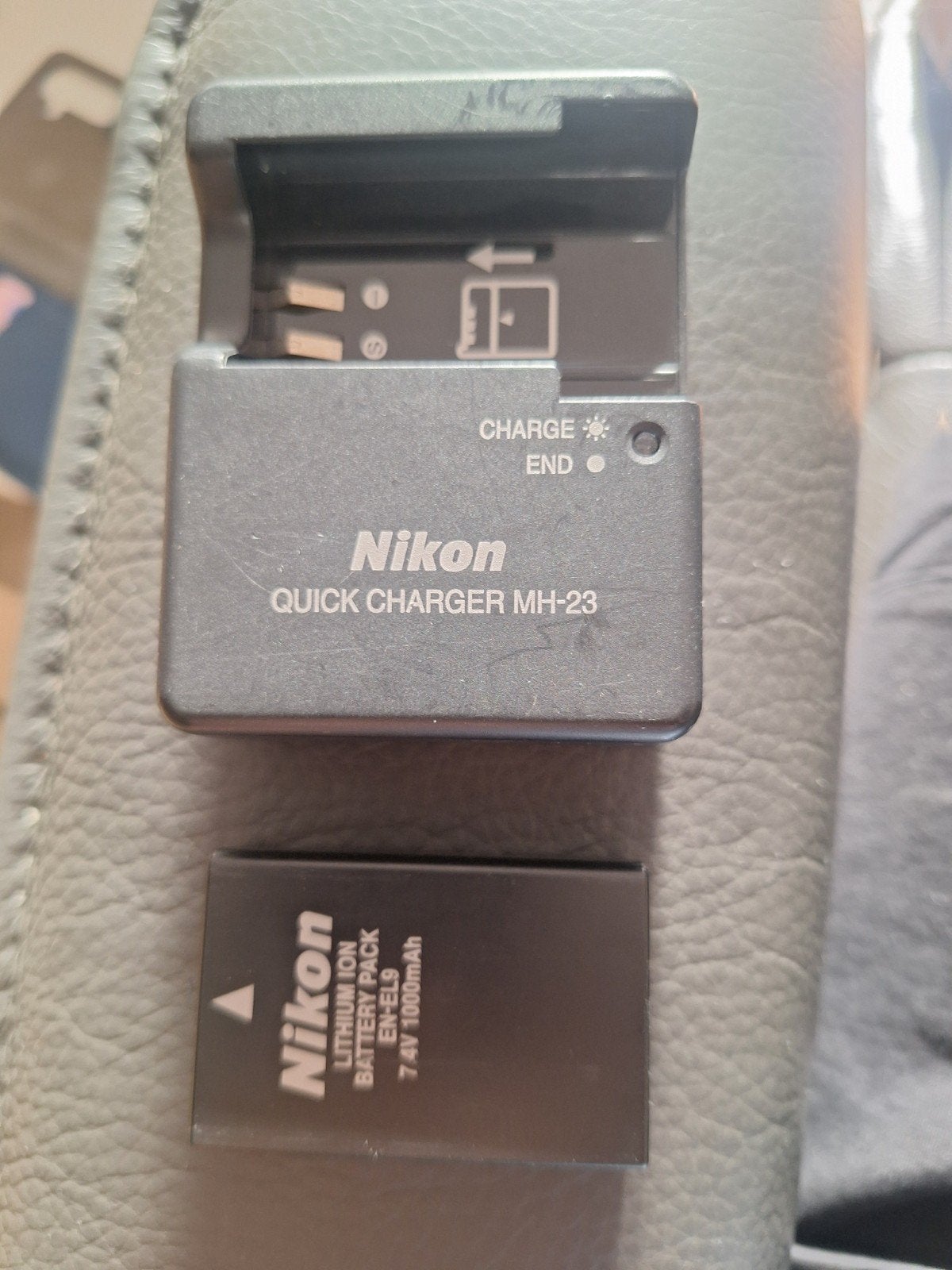 Nikon accu set EN-EL9 en MH23, Gebruikt, Nikon, Nikon, Accu