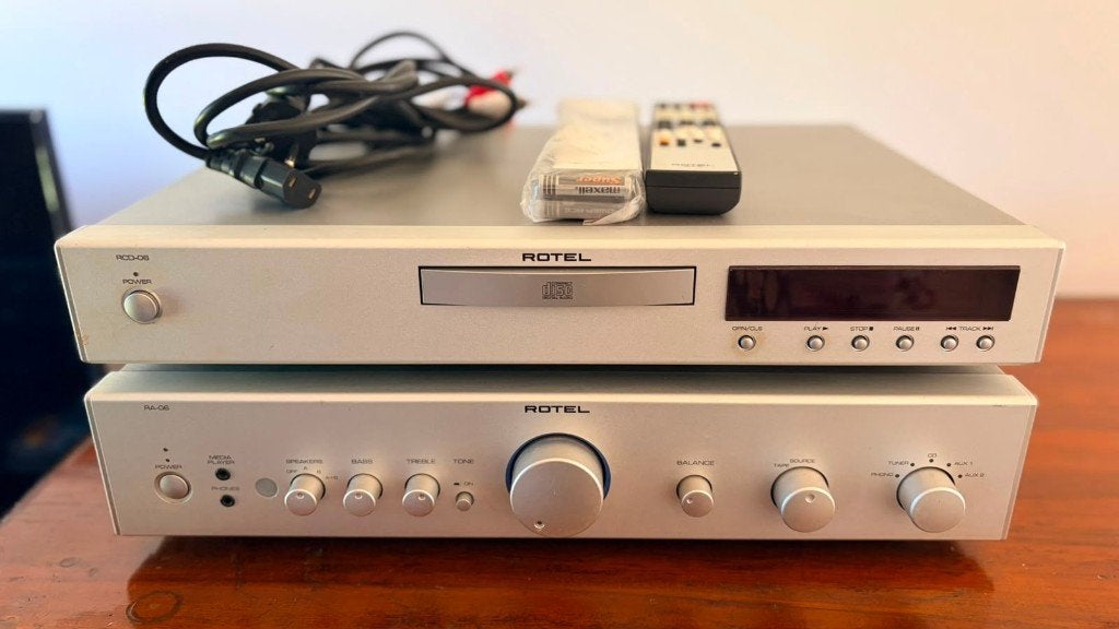 Rotel RA-06 versterker + RCD-06 CD-speler complete set, Zo goed als nieuw, 120 watt of meer, Stereo, Ophalen