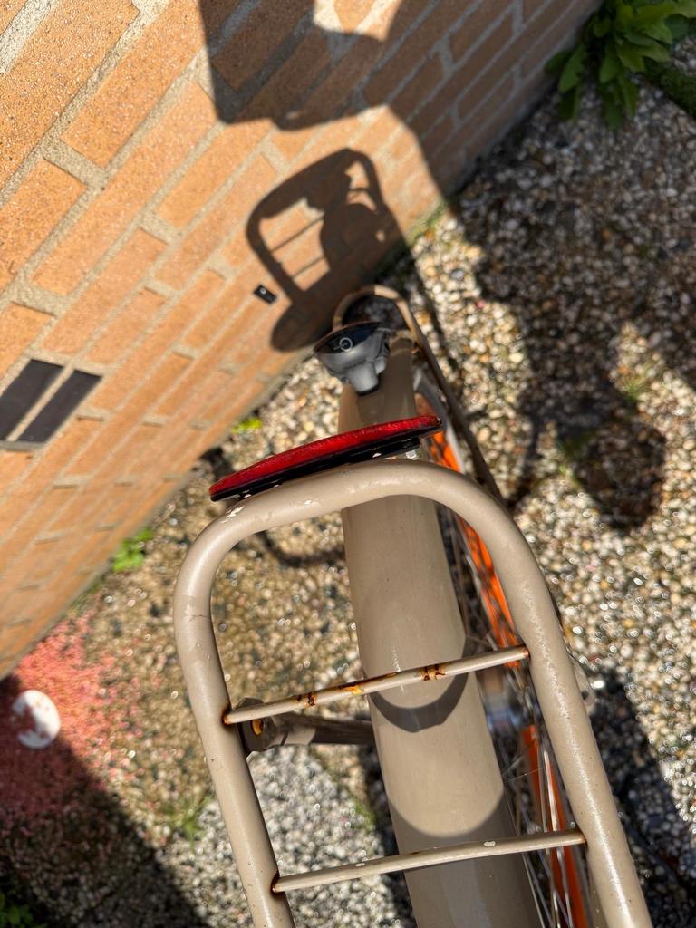 PULLRAL Damesfiets met krat - Zo goed als nieuw, Fietsen en Brommers, Brommers | Oldtimers, Ophalen of Verzenden, Overige merken