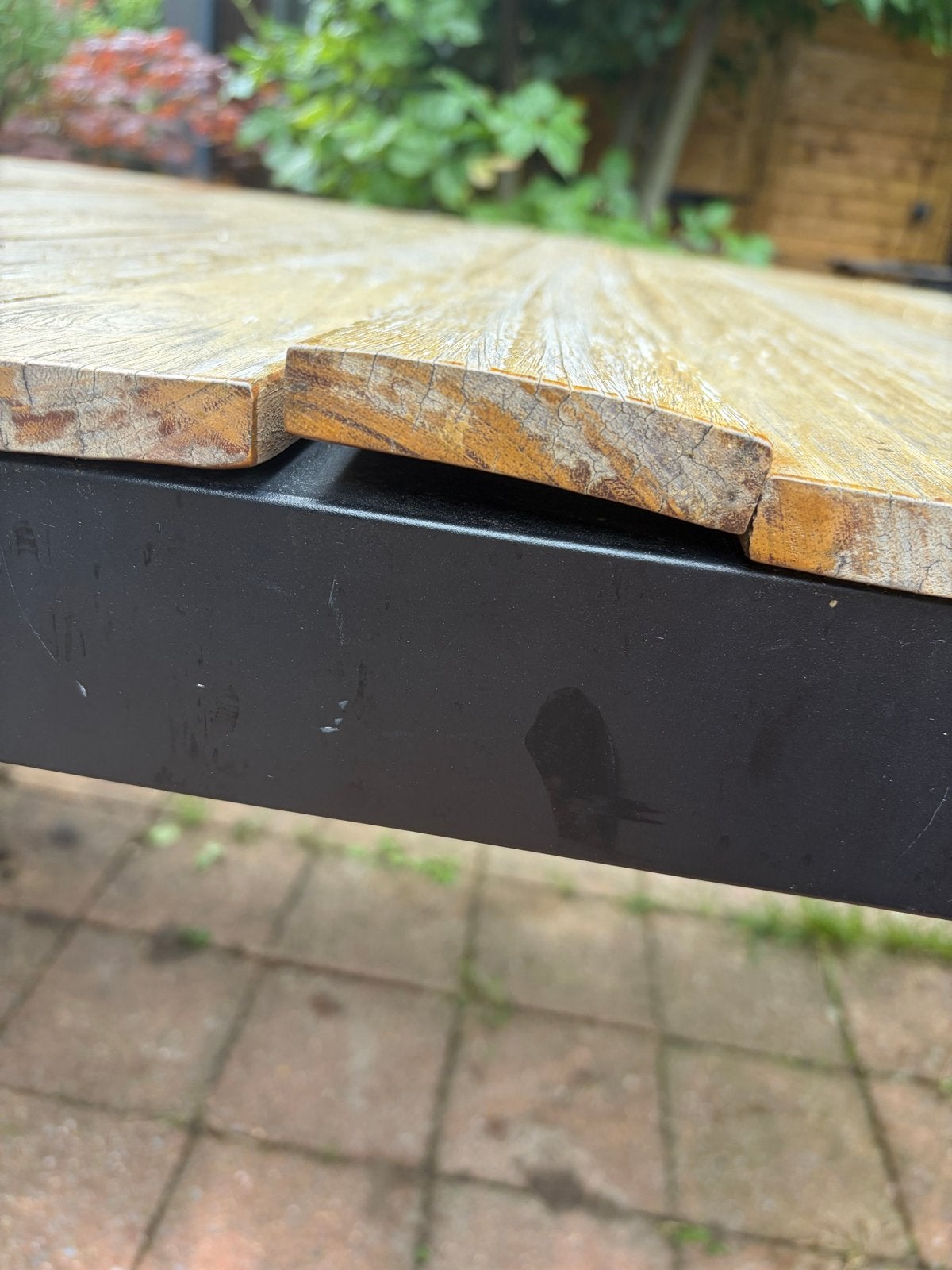 Foto 2 van Uitschuifbare tuintafel - Hout en Metaal