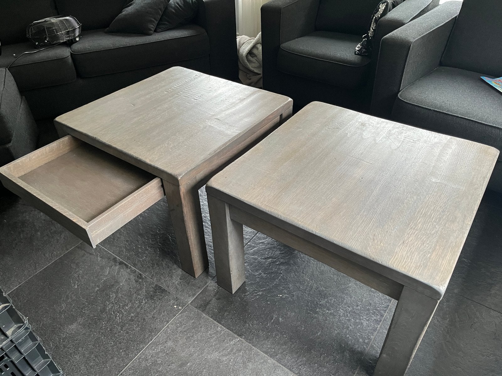 Set van 2 houten bijzettafels met lade, Huis en Inrichting, Tafels | Salontafels, Minder dan 50 cm, Gebruikt, 50 tot 100 cm, Vierkant