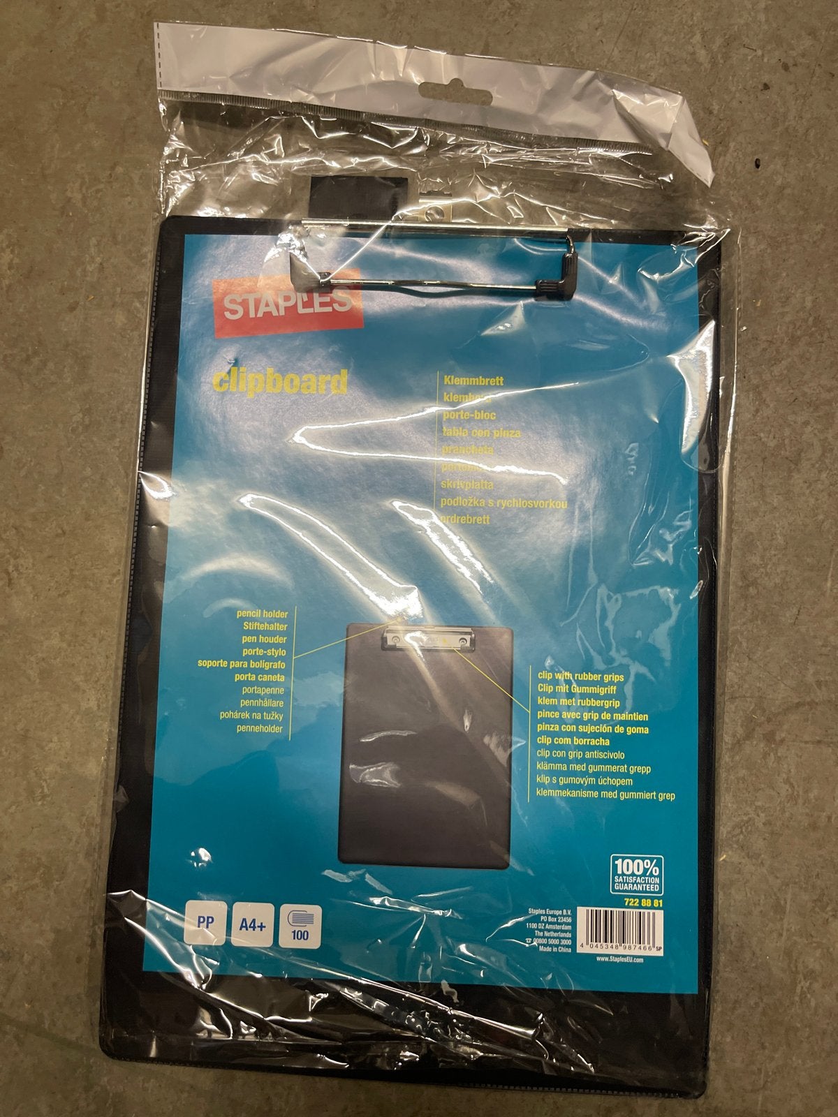 Staples Clipboard A4+ met penhouder, Ophalen