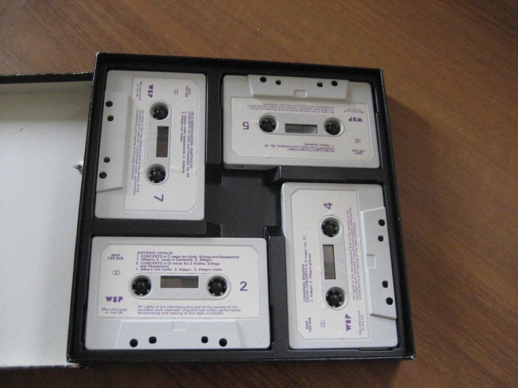 Vioolconcerten 4x cassette box, Cd's en Dvd's, Cassettebandjes, 2 t/m 25 bandjes, Klassiek, Ophalen of Verzenden, Zo goed als nieuw