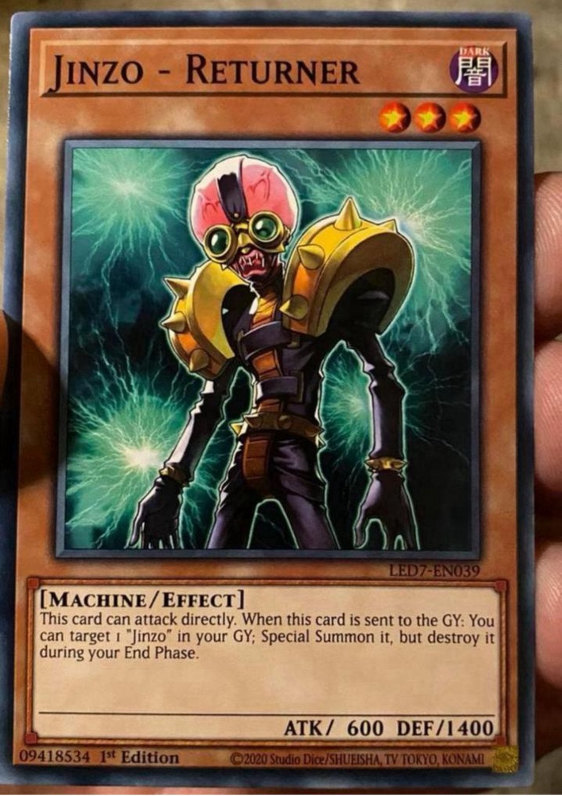 Yu-Gi-Oh! Jinzo - Returner LED7 1st Edition !, Ophalen of Verzenden, Zo goed als nieuw, Losse kaart