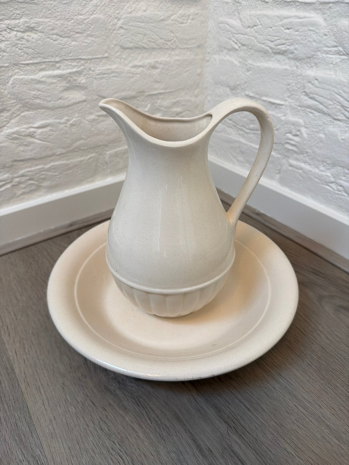 Vintage Lampetstel - Crèmekleurige Kan en Schaal, Antiek en Kunst, Ophalen