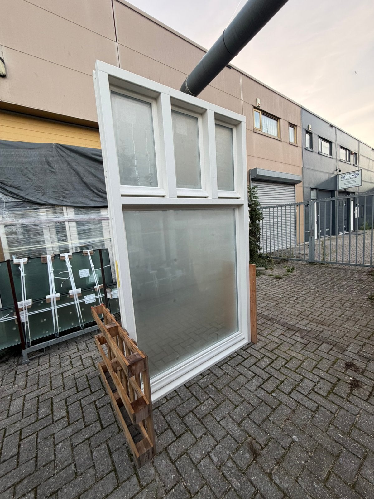 Raamkozijn, Ophalen, Zo goed als nieuw, Hout, Raamkozijn
