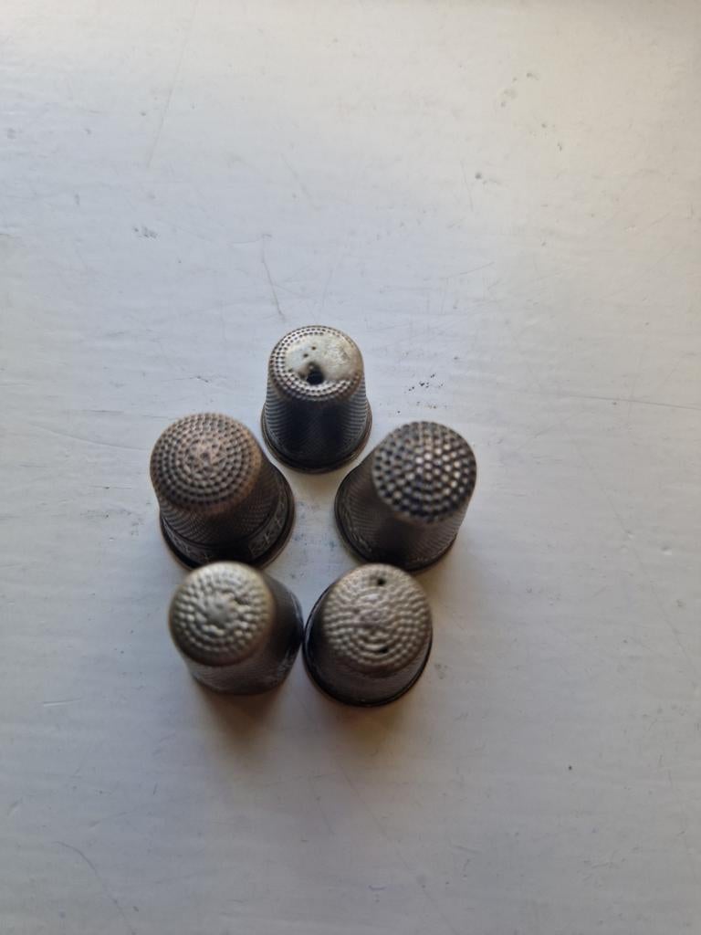 5x zilveren vingerhoedjes, getest, gehalte .800 of hoger, Ophalen of Verzenden, Zilver, Zilver, Zilver